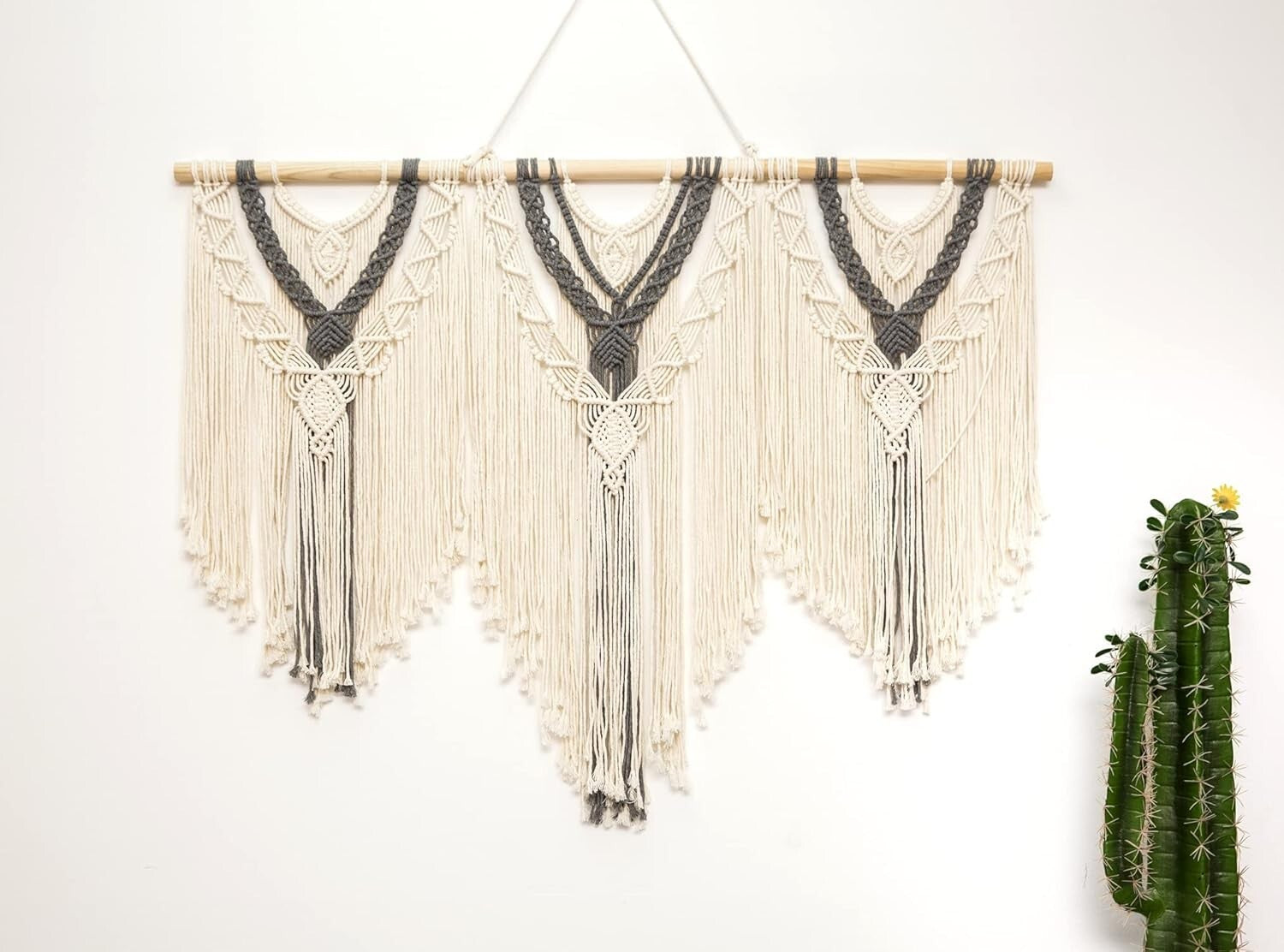 Elegant 43"x32" Bohemian Macrame Wall Tapestry - Ideal Gift for Any Occasion