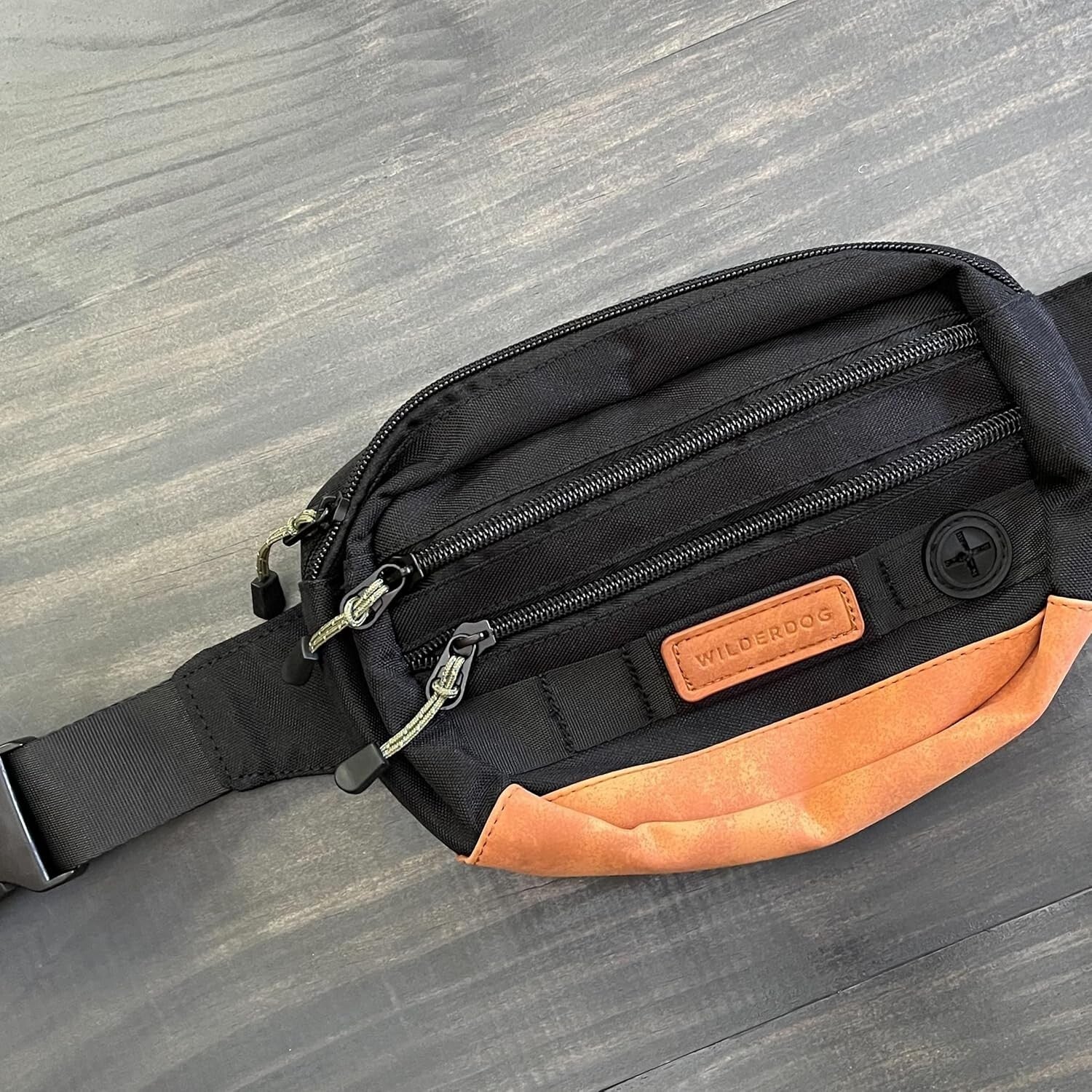 Adjustable Fanny Pack for Treats and Accessories – Lightweight Pet Bag in Black