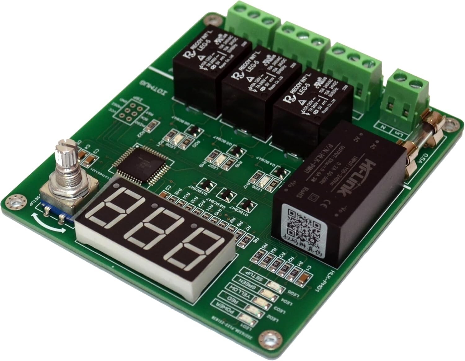 High-Efficiency 3-Channel Traffic Signal Relay with Integrated Status Indicators
