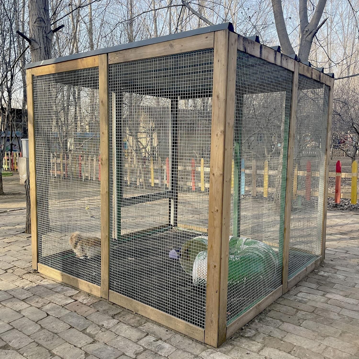 Eco-friendly 24" x 100' Galvanized Mesh with 1/2" Openings - Strong and Reliable