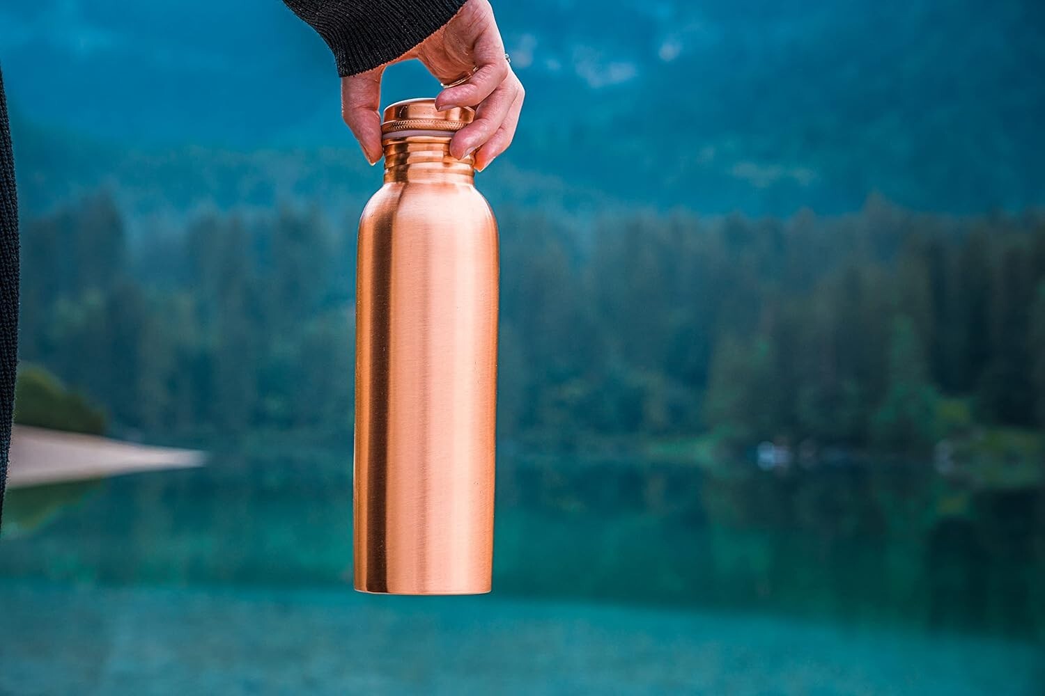 Rustic 34oz Copper Water Bottle - Handmade & Leak-Proof for Health Enthusiasts