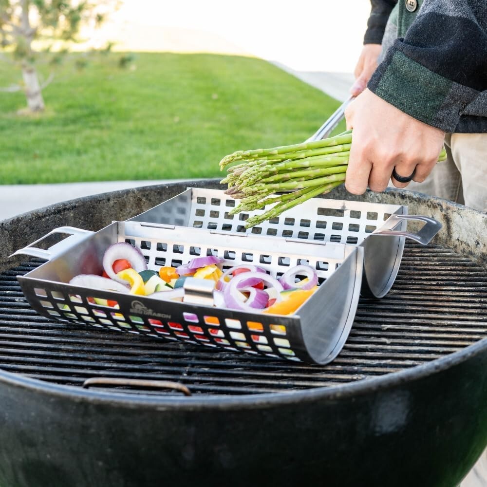 Effortless Grilling: Large Capacity Stainless Steel Basket with Snap-Lid Design