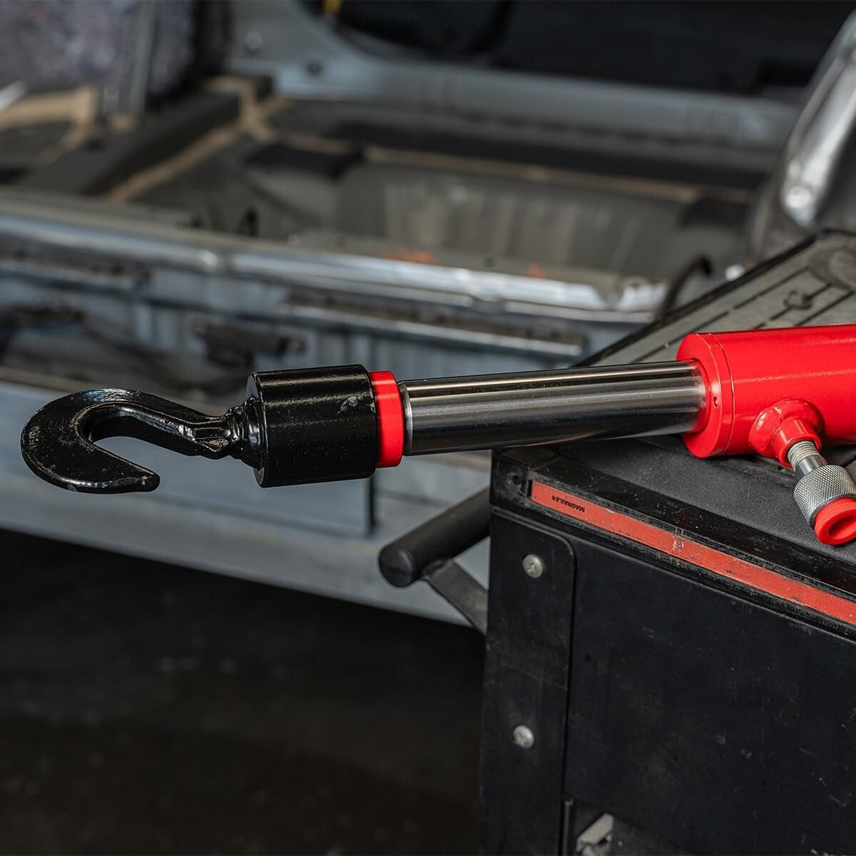 Durable 10-Ton Hydraulic Ram with 26-Inch Lift Height for Auto & Truck Bodywork