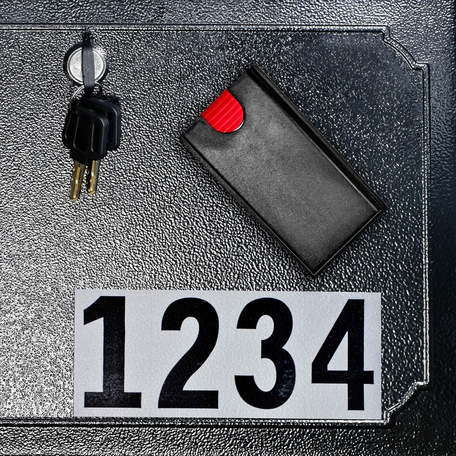 Classic Heavy-Gauge Locking Mailbox with Anti-Pry Mechanism - Mount Securely