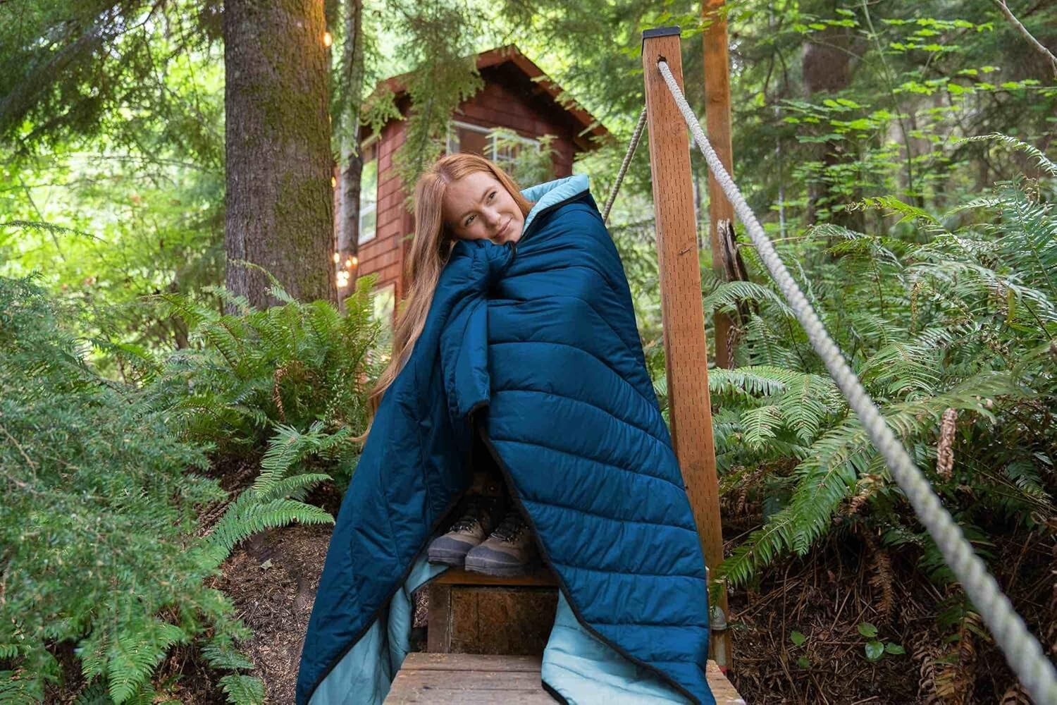 All-Weather Insulated Travel Blanket - Perfect for Tailgating, Picnics & Hiking