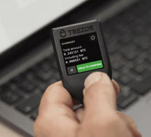 Load image into Gallery viewer, Advanced Bitcoin &amp; Altcoin Hardware Wallet - Touchscreen Access &amp; Top Security