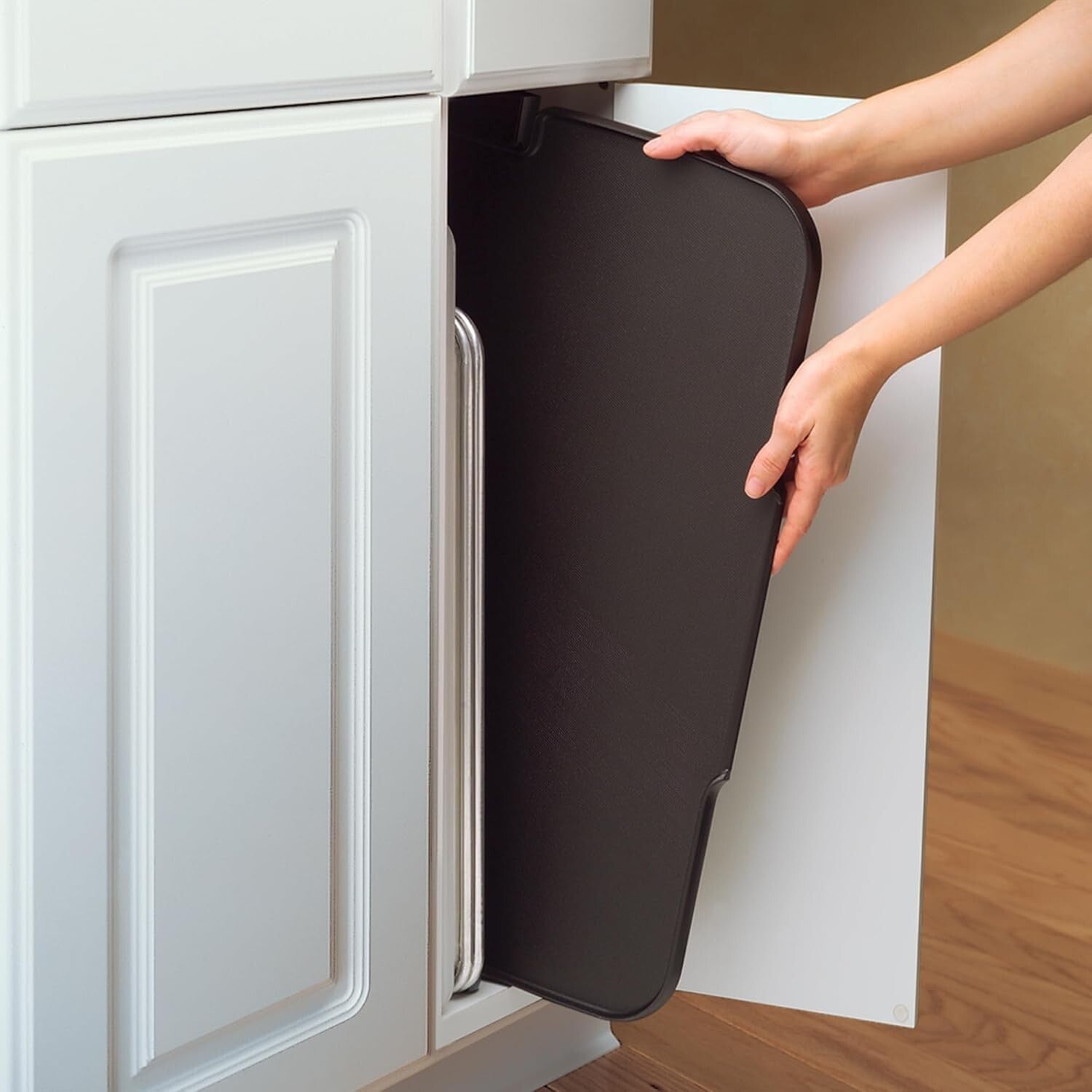 Durable 22-Inch Electric Griddle - Effortless Cleanup with Slide-Out Drip Tray