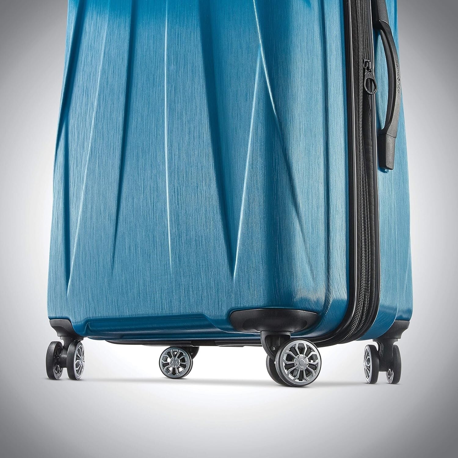 20-Inch Caribbean Blue Hardside Luggage with Charging System and Spinner Wheels
