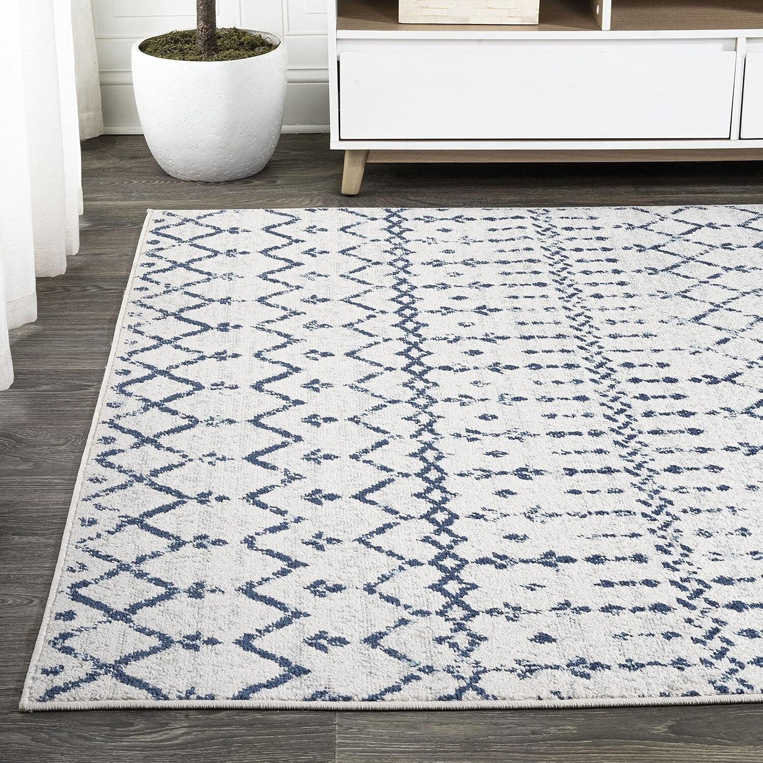Stylish 7'8" x 10' Moroccan Diamond Rug - Durable, Non-Shedding & Easy to Clean