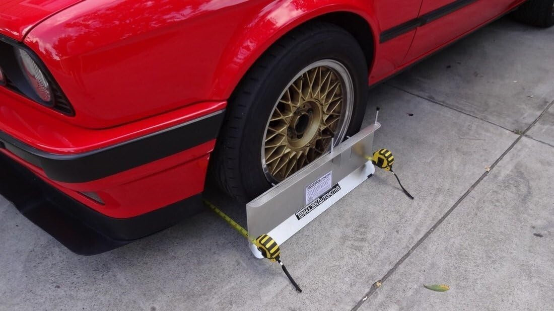 Dual-Wheel Alignment Tool with Built-in Turn Plates and High Resolution Measures