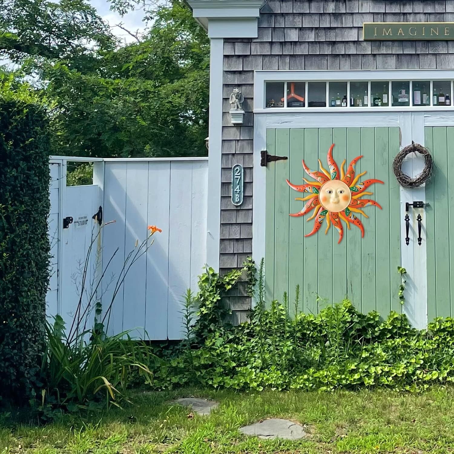 23.6-Inch Exquisite Metal Sun Face Wall Art - Perfect for Farmhouse Gardens