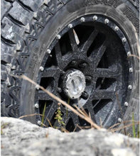 Load image into Gallery viewer, Premium Silver Locking Hubs for 4-Wheel Drive - Heavy Duty Off-Road Performance