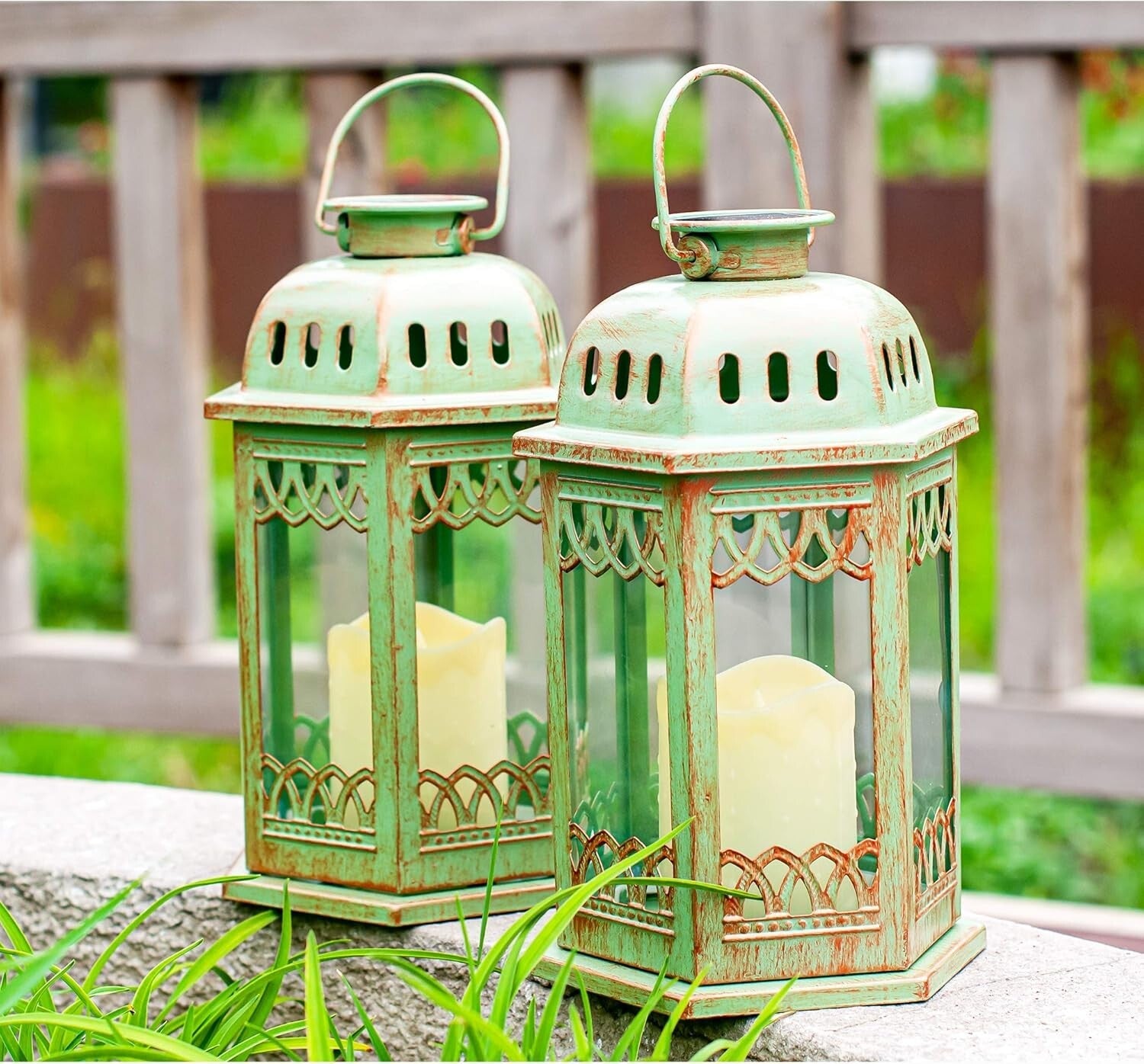 Elegant Antique Solar Lanterns 2-Pack with Flickering Candle LED - Waterproof