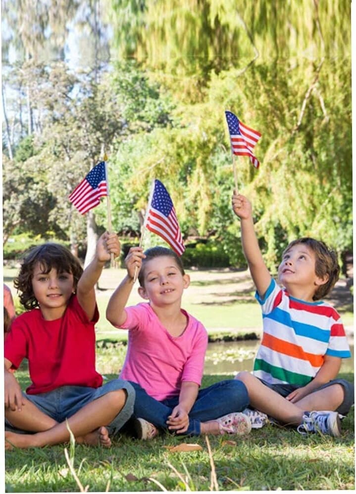 200 Pack Mini American Flags on Stick - 4x6 Inch for Patriotic Celebrations
