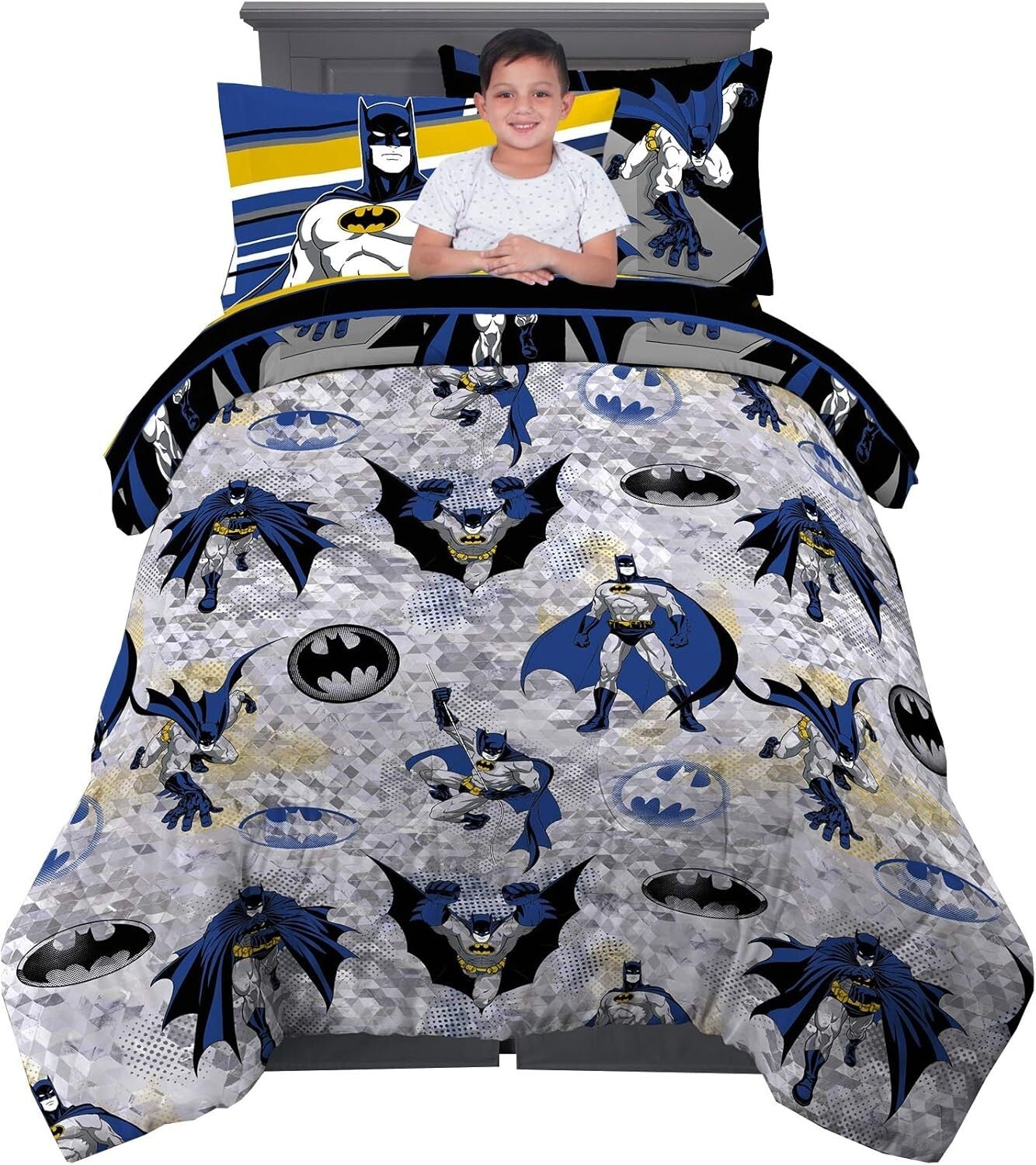 5 Piece Batman Microfiber Twin Bedding Set - Cozy Sheets and Comforter for Kids