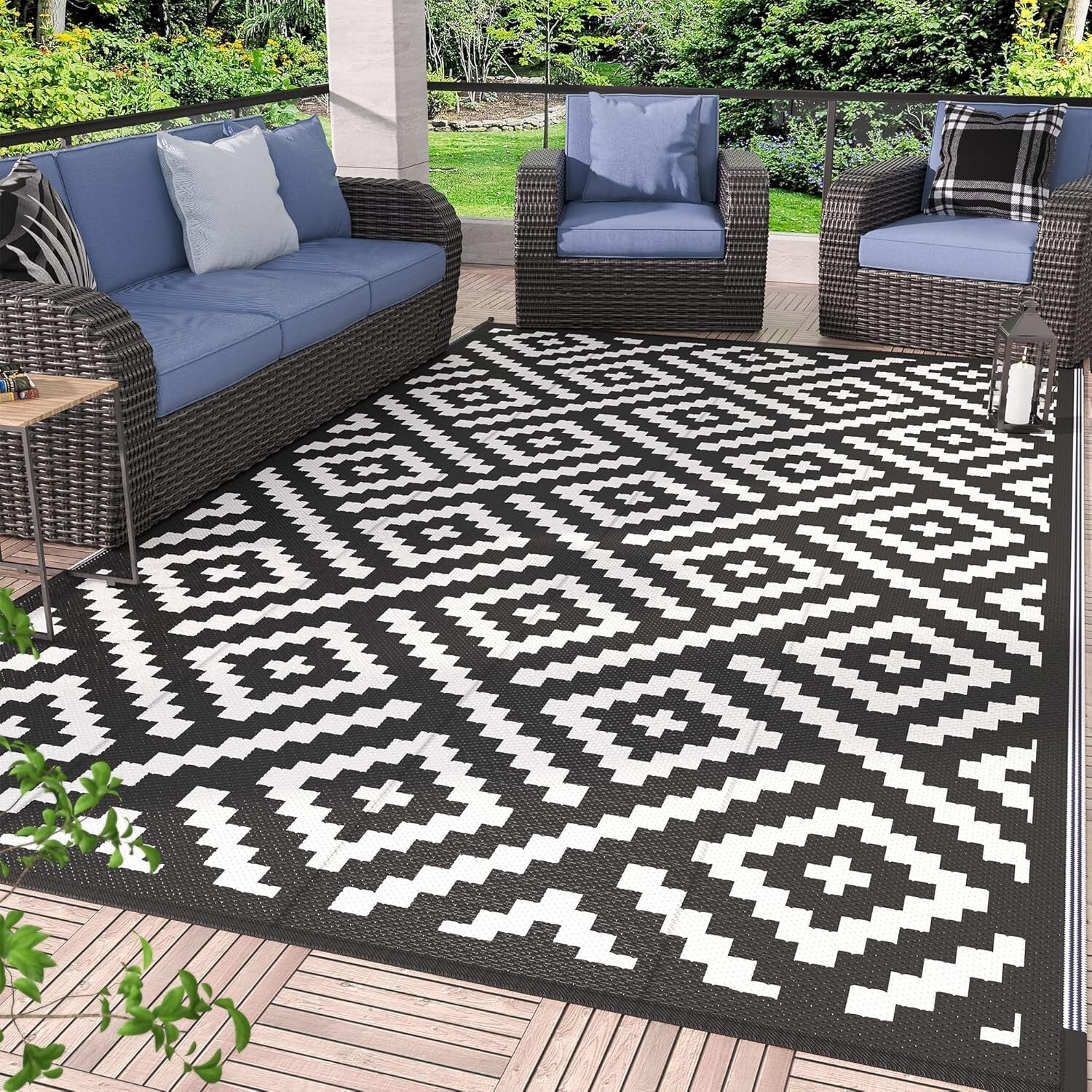 Black & White Geometric 5x8 Outdoor Area Rug - Durable Waterproof Solution