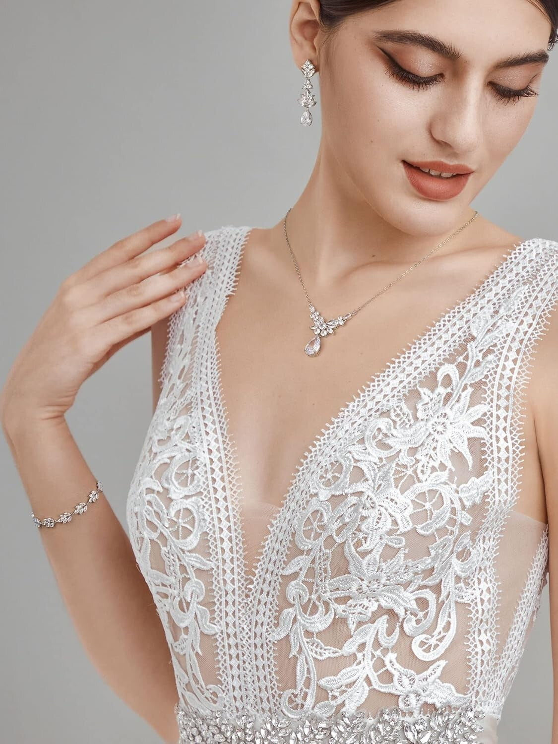 Dainty Women's Wedding Jewelry Set - Cubic Zirconia Necklace & Earring Pair