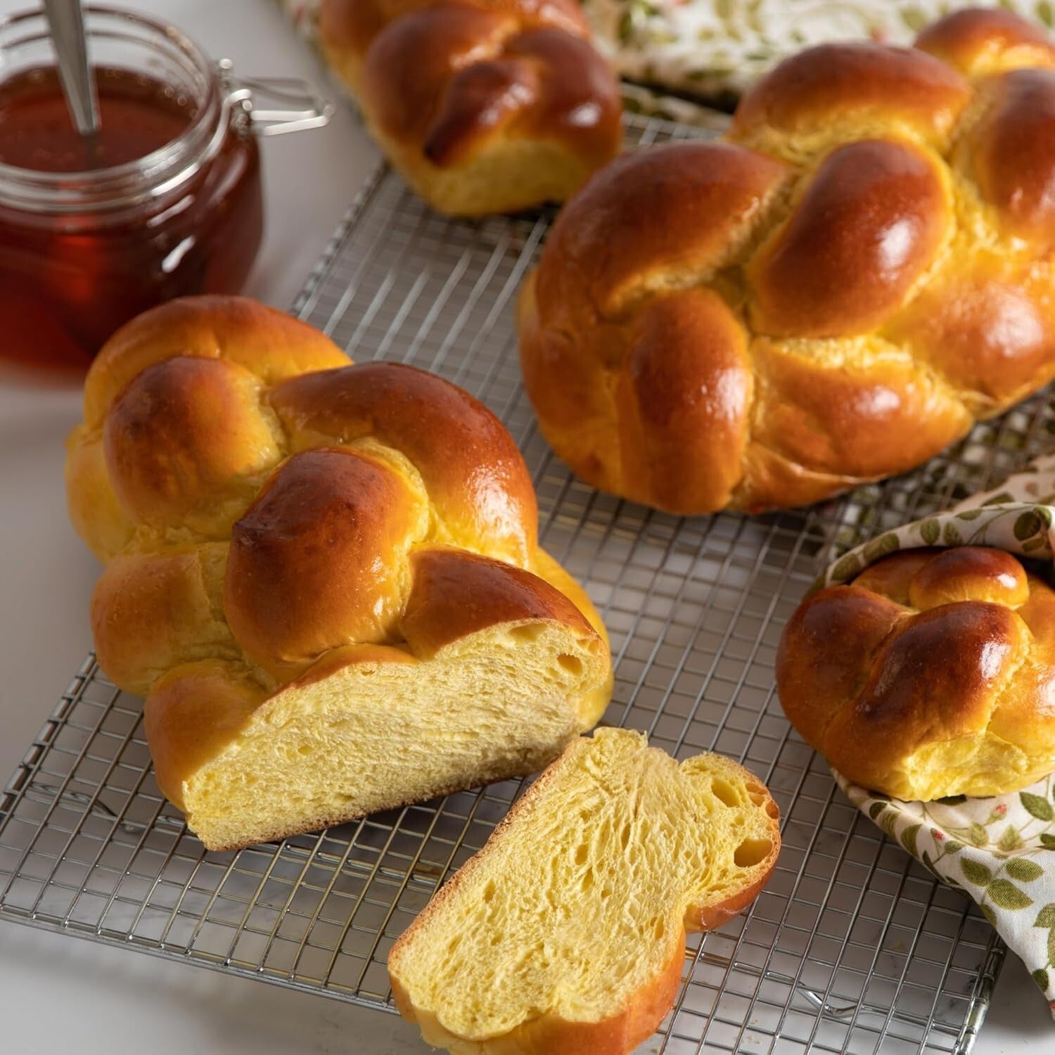 Stern's 15-Ounce Kosher Challah Bread - Holiday Must-Have for Shabbat Meals
