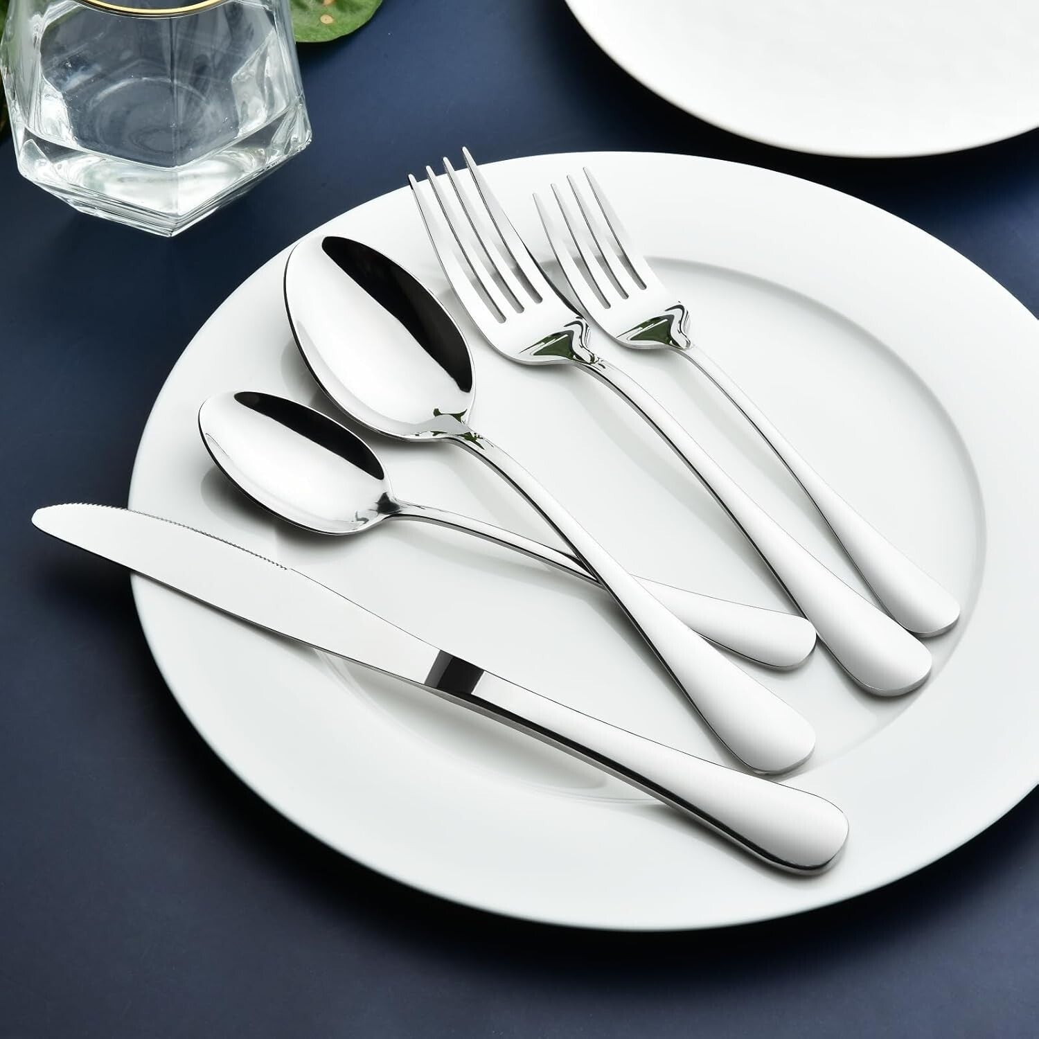 Modern 40-Piece Silverware Set for 8 - Perfect Gift for Weddings & Housewarmings