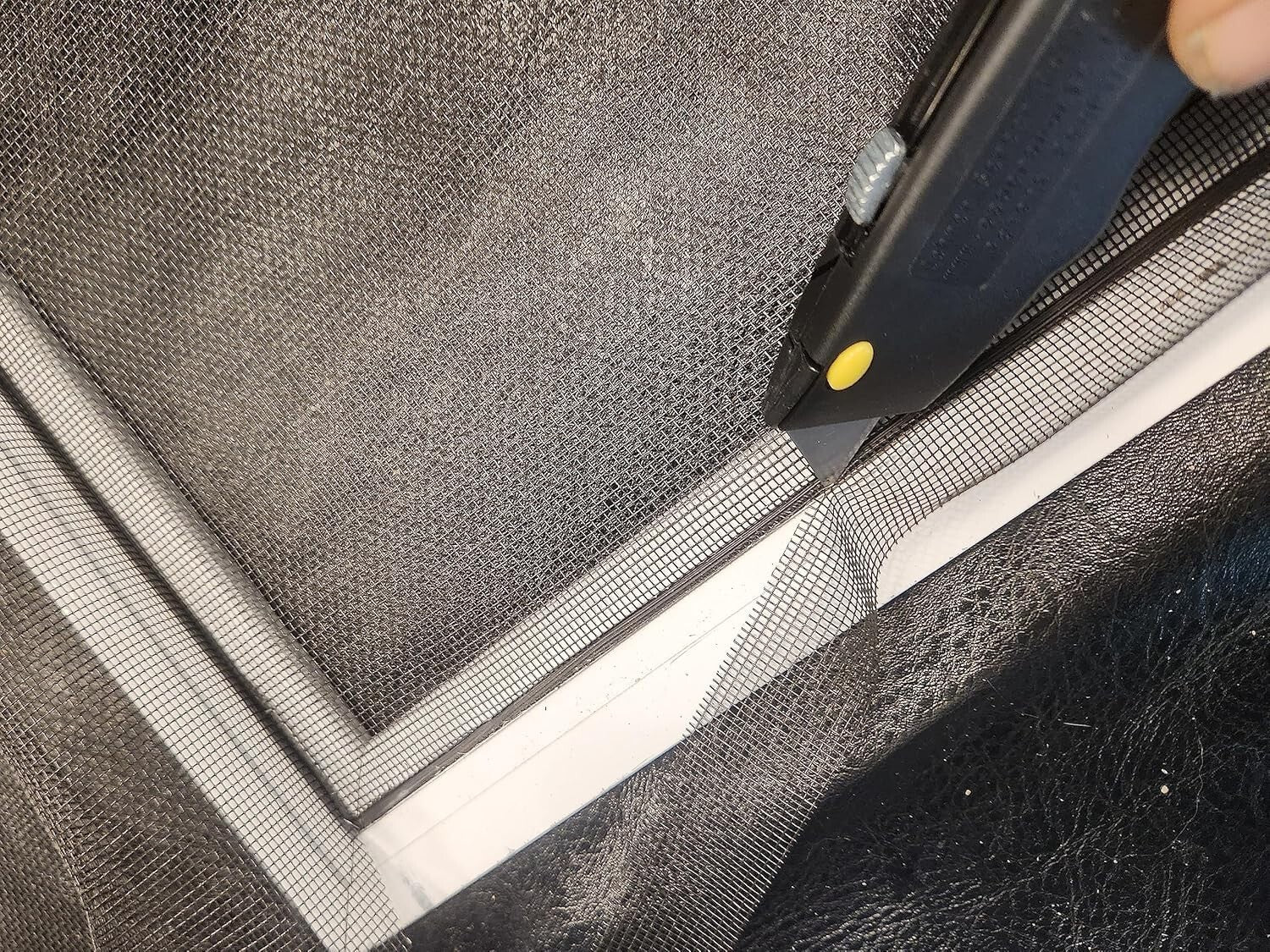 High-Quality Screen Roller Tool with Ergonomic Design - Ideal for DIY Projects