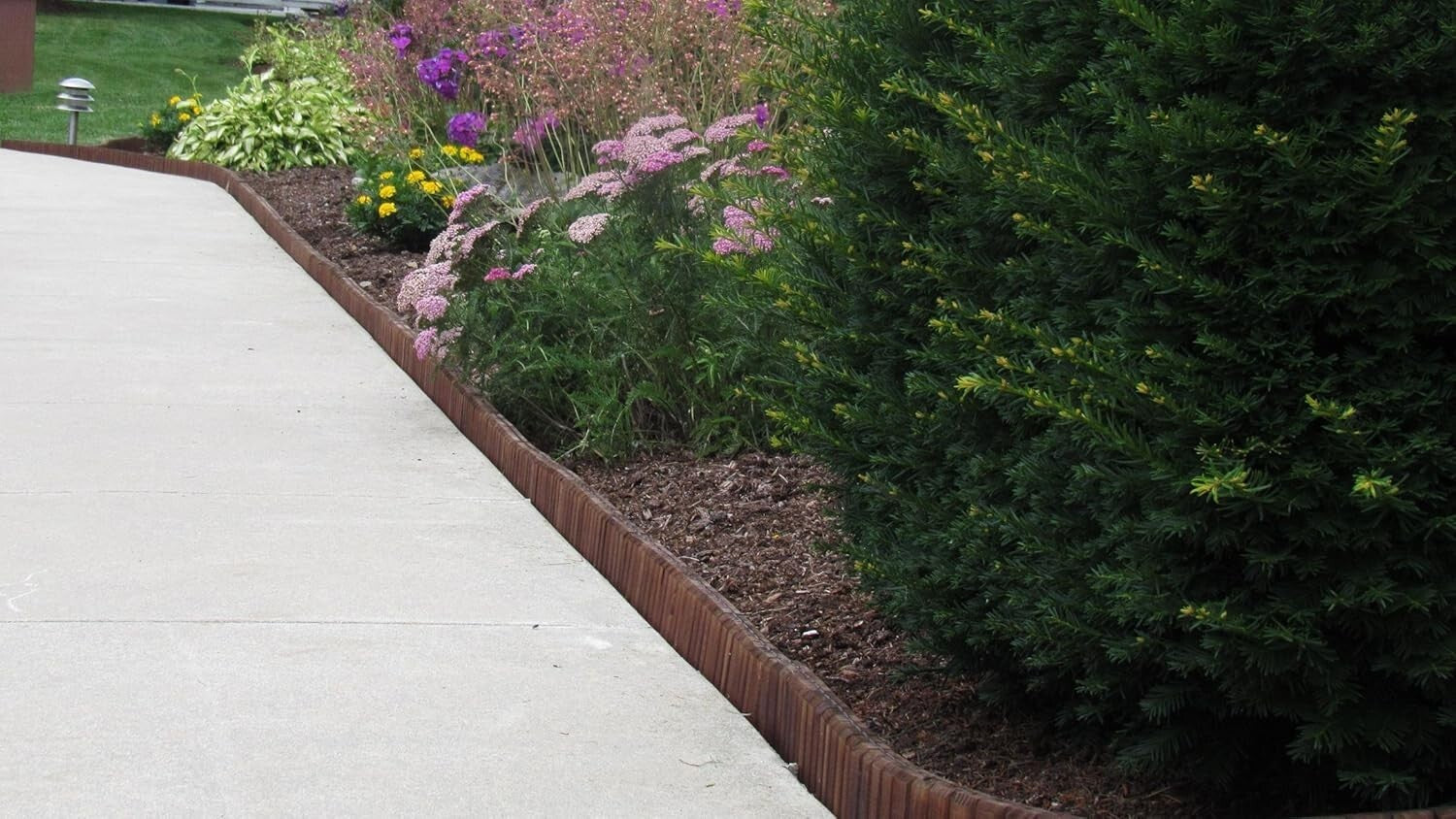 Eco-Green 8-Pack Landscape Border Edging with Pre-Attached Stakes for Easy Setup