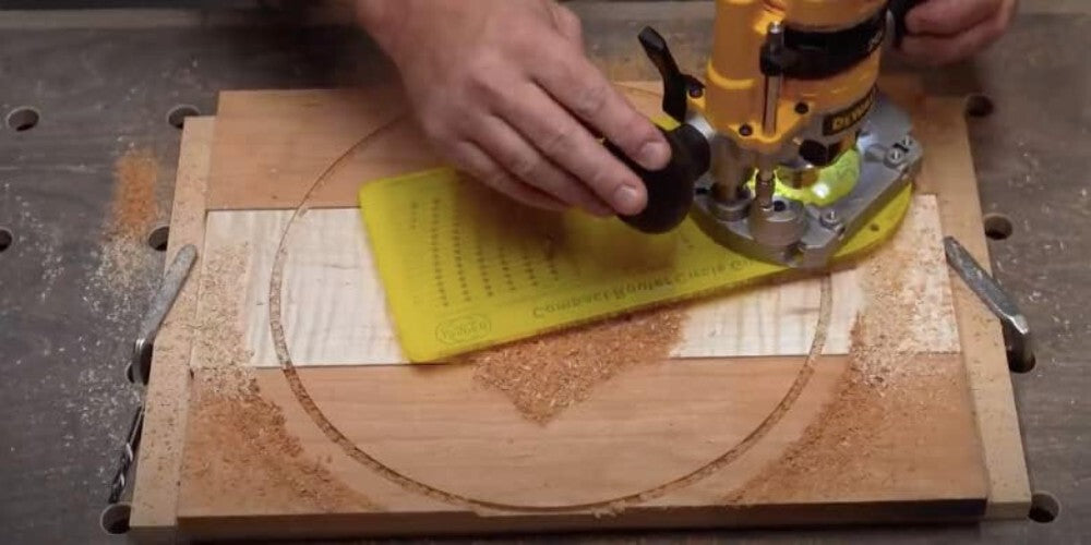 Lightweight and Durable Circle Router Kit - Includes Centering Disc & Pivot Pins