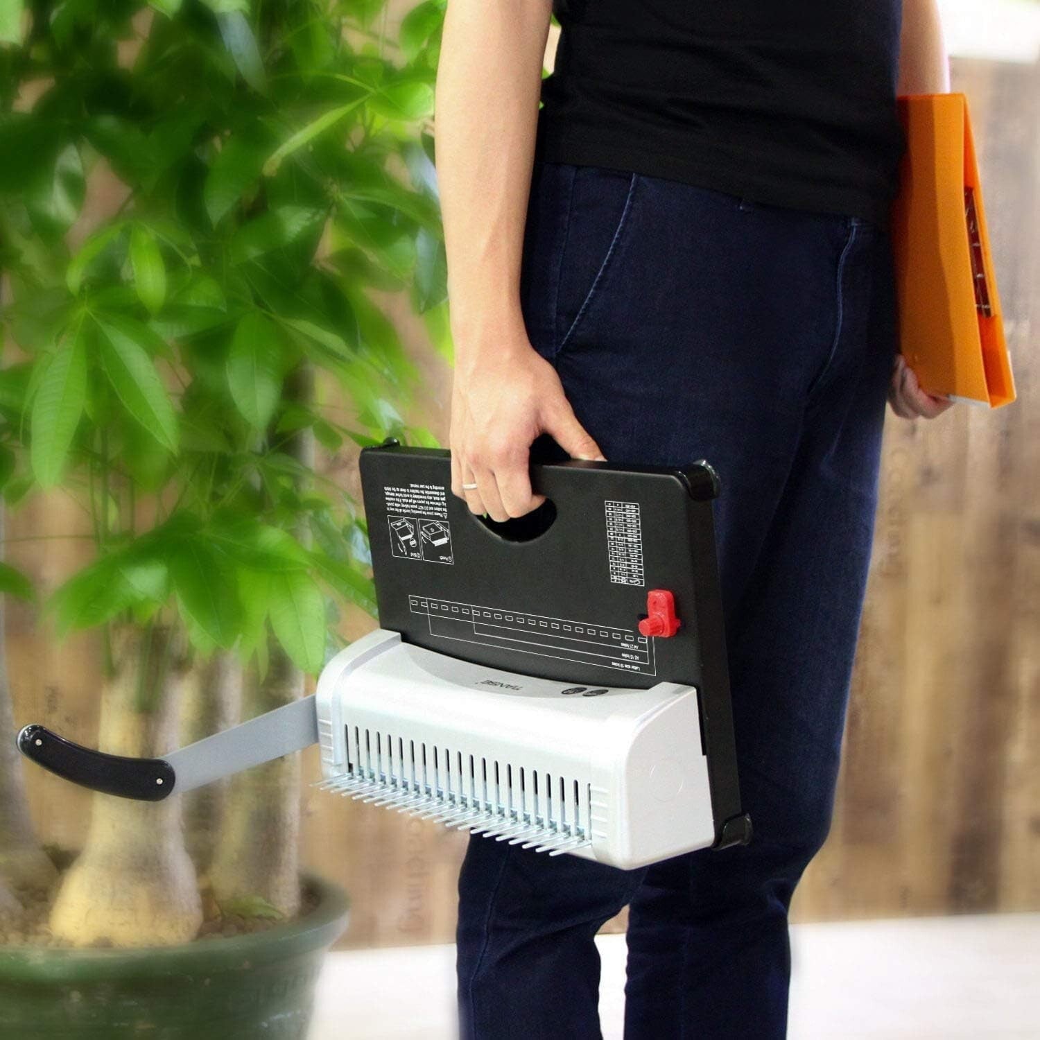 21-Hole Binding Machine with 100 PCS 3/8'' Comb Spines - 450 Sheet Capacity