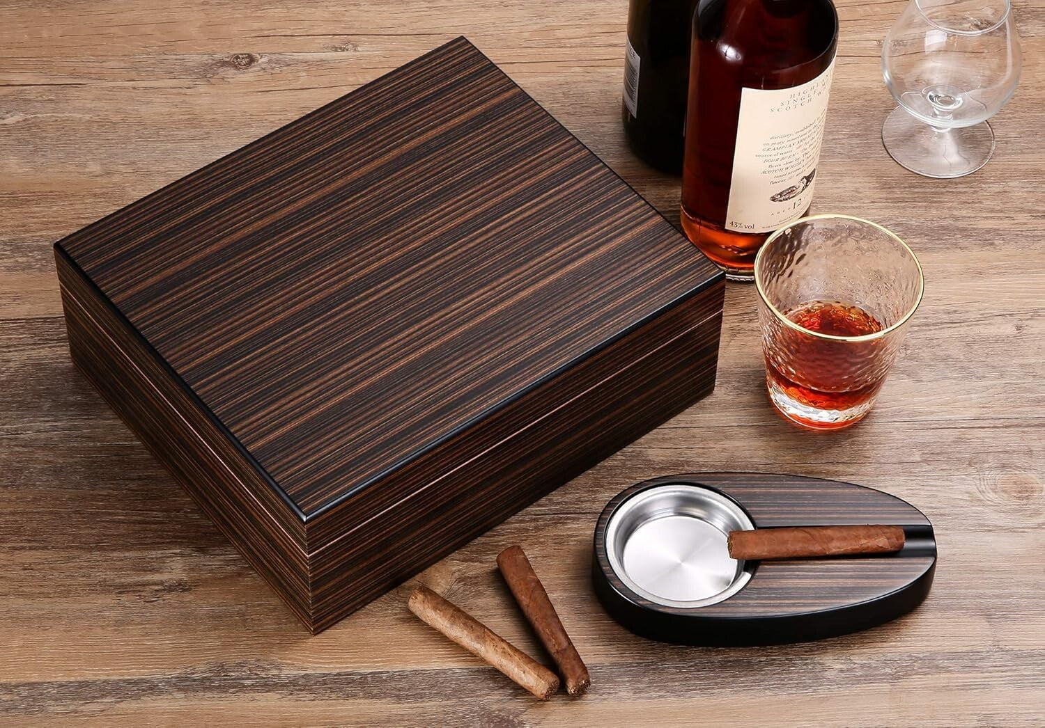 Sleek 50-Cigar Humidor with Digital Hygrometer & Accessory Set for Enthusiasts