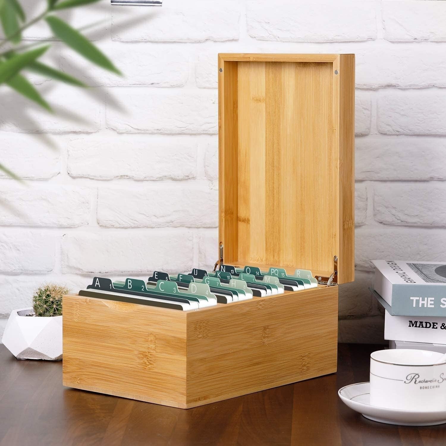 Elegant Bamboo Index Card Holder - 4x6 Inch with A-Z Dividers & Magnetic Closure