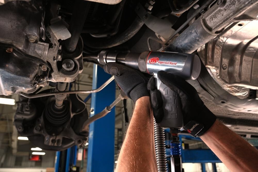 Versatile Short Barrel Air Hammer - Reduced Vibration and Quick Change Retainer