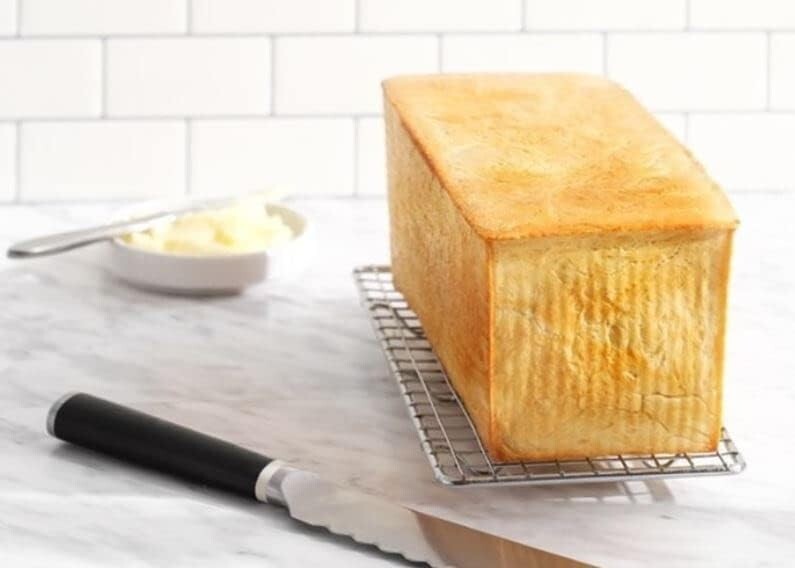 Commercial-Grade Pullman Loaf Pan Set of 2 - 9 x 4 x 4 | Non-Stick Steel