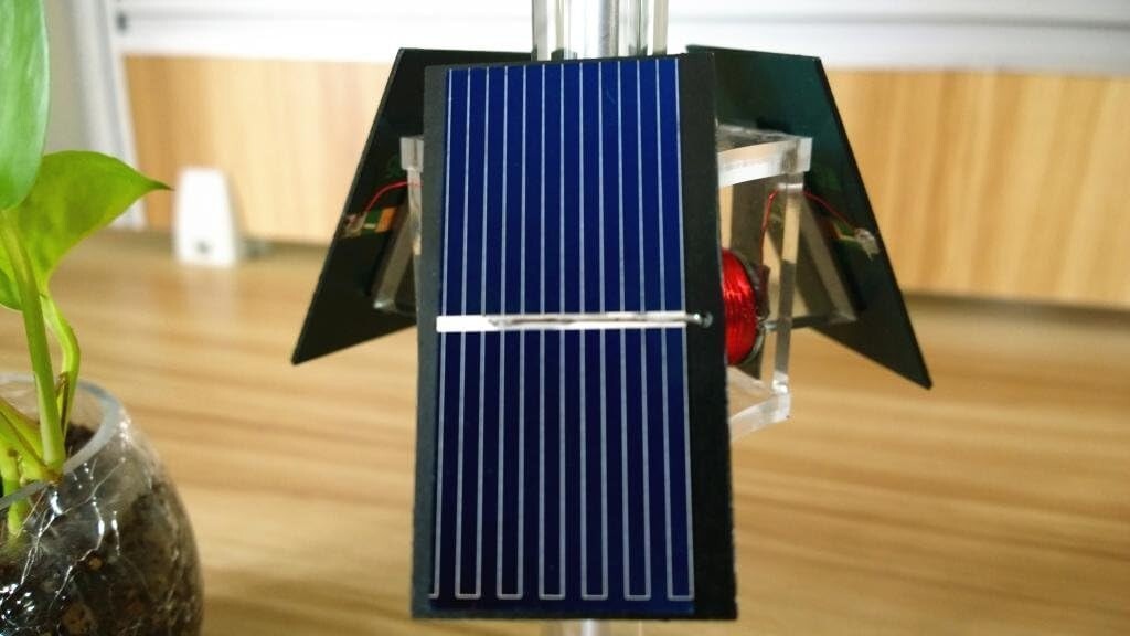 Solar Mendocino Motor Model - 9.1'' Educational Toy for Science Enthusiasts