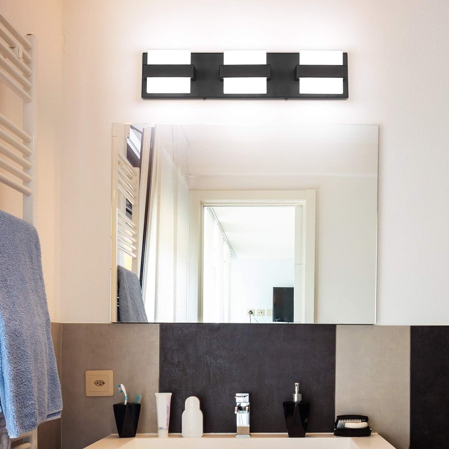 Durable 3-Light Black Vanity Light – Elegant LED Fixture for Various Settings