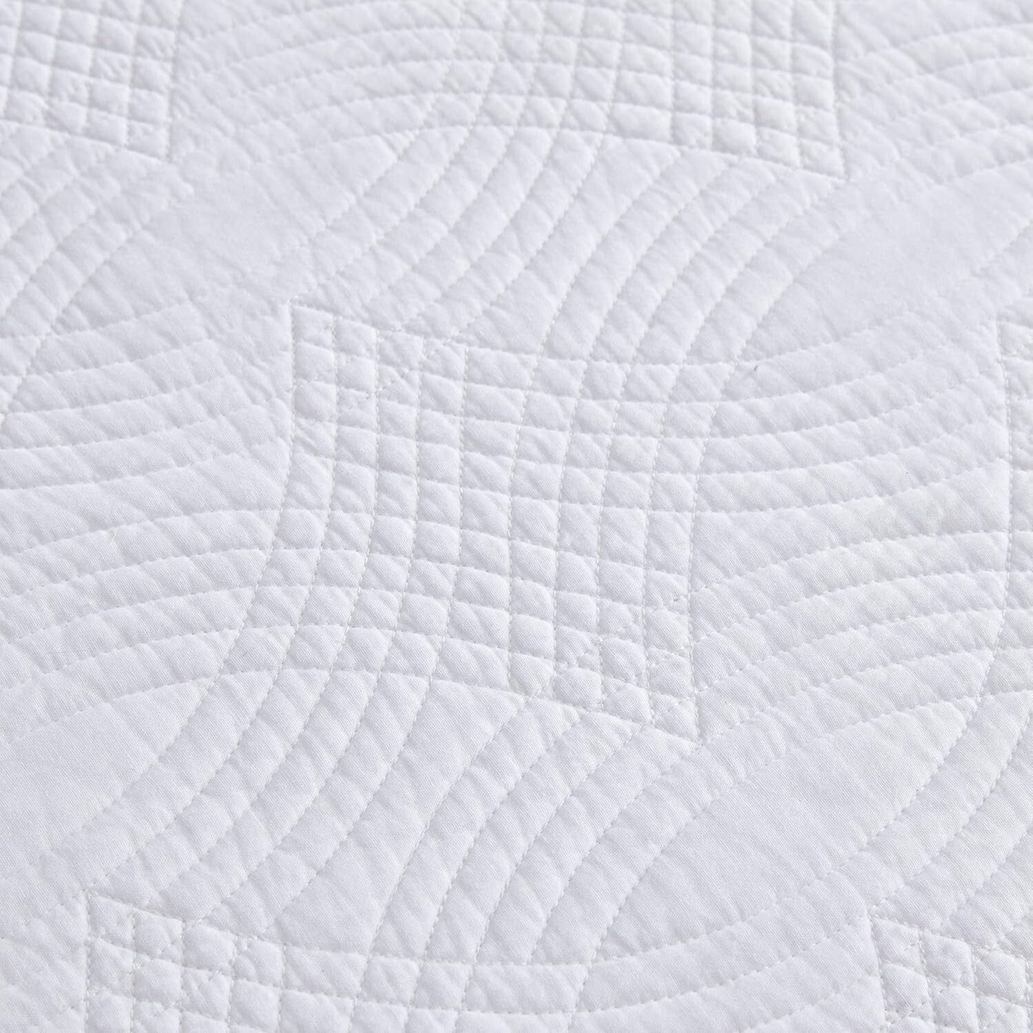 Lightweight Trellis White Cotton Daybed Cover with Shams and Pillow Cover