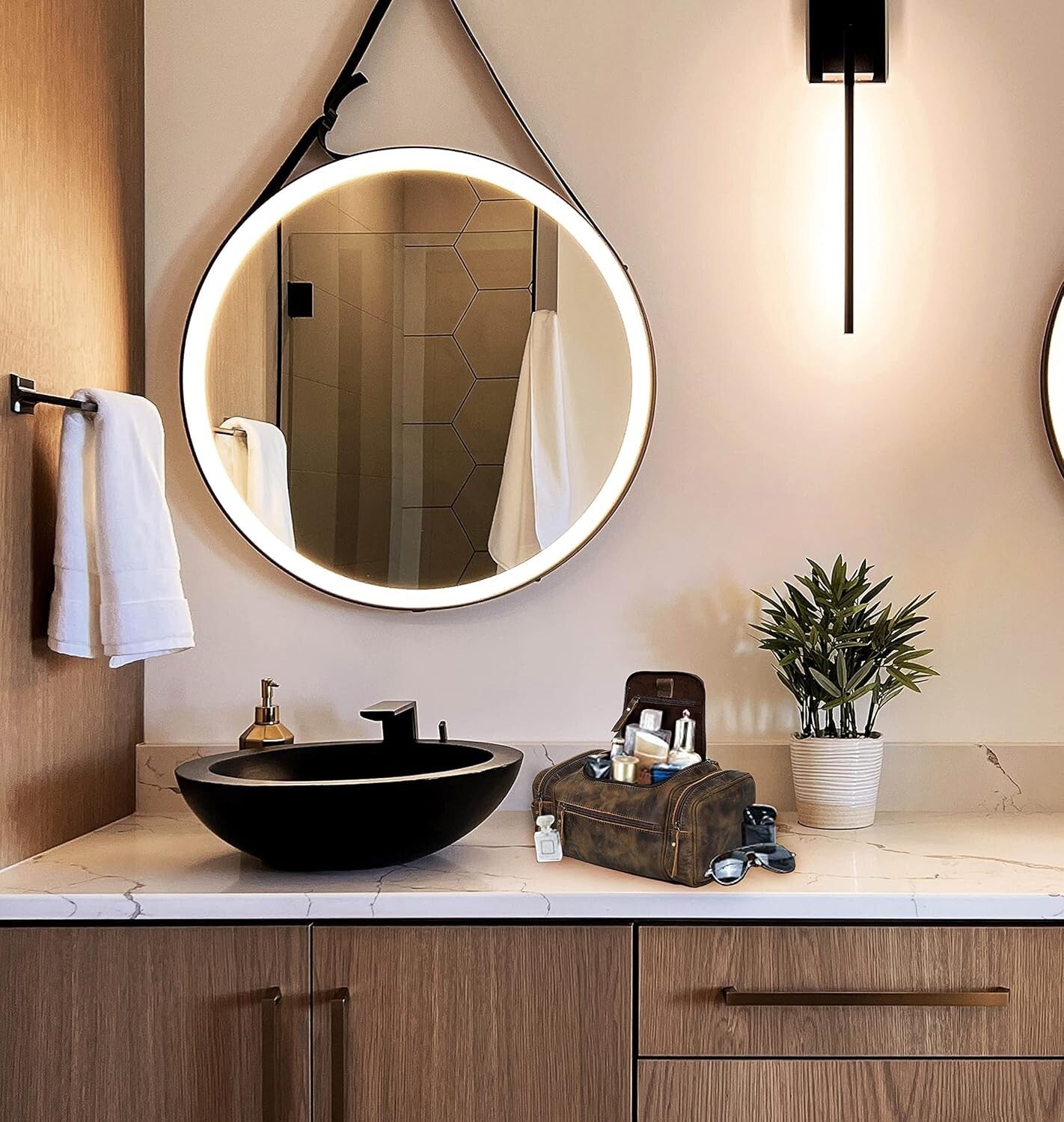 Elegant Leather Toiletry Bag for Men - Spacious & Stylish Travel Essentials