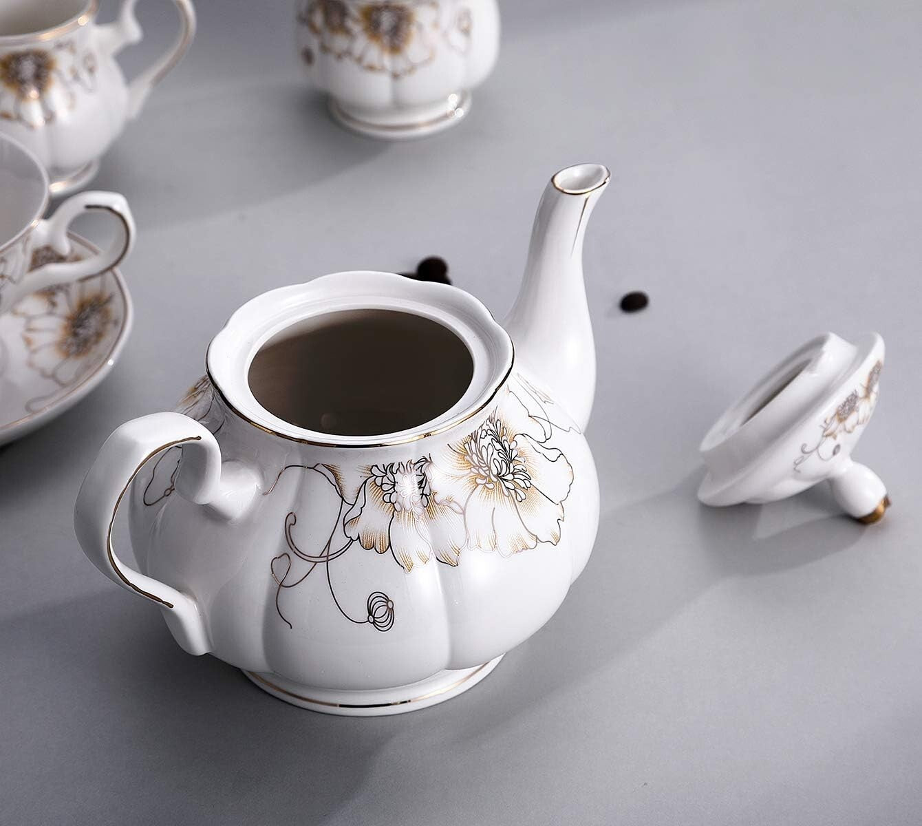 22-Piece Luxury Porcelain Tea Set with Exquisite Floral Design - Perfect Gift