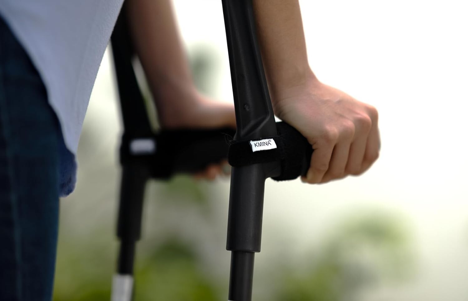 Pack of 2 Durable Aluminum Forearm Crutches - Adjustable Height & Non-Slip Tips