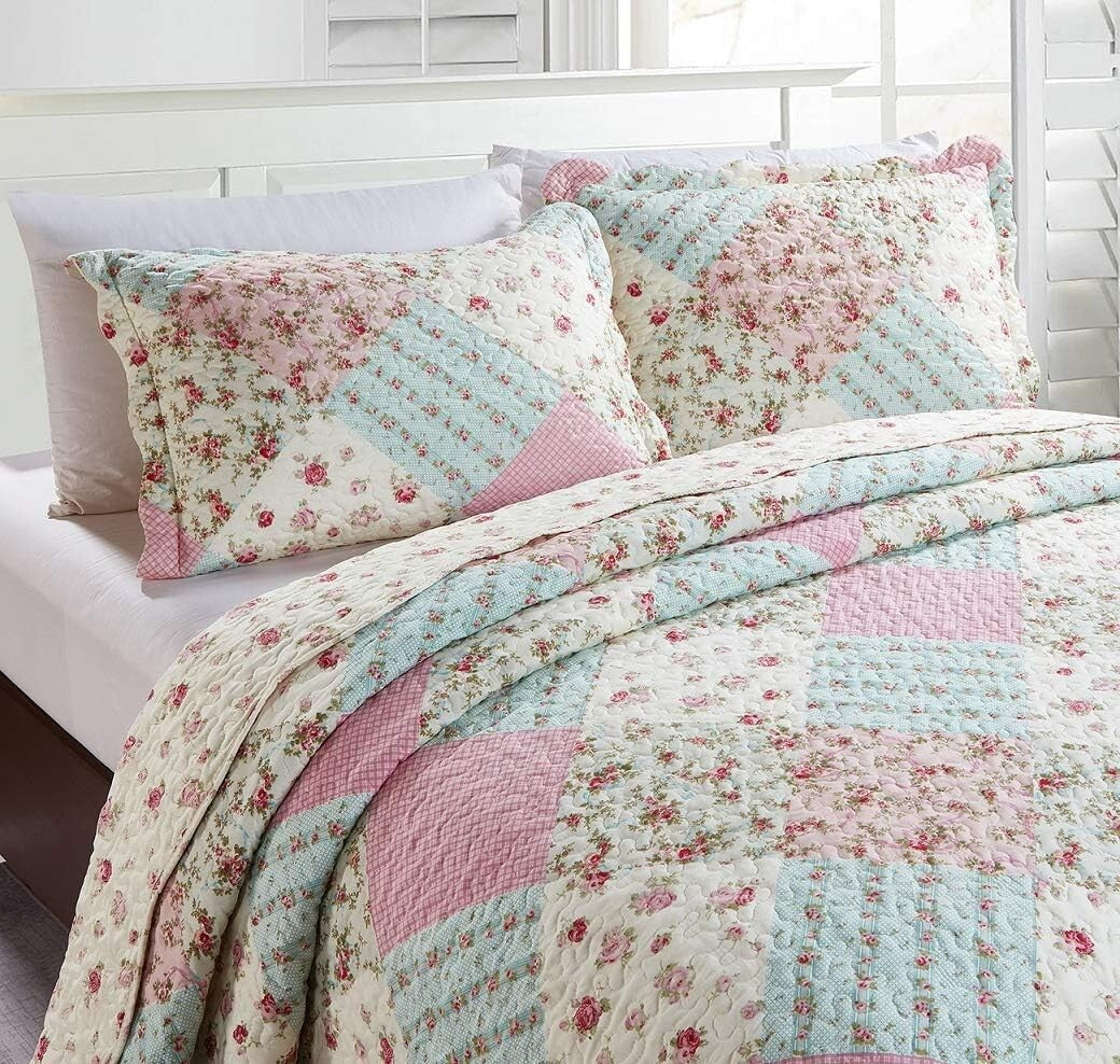 Elegant 3-Piece Rose Quilt Set for All-Season Comfort - Full/Queen Size