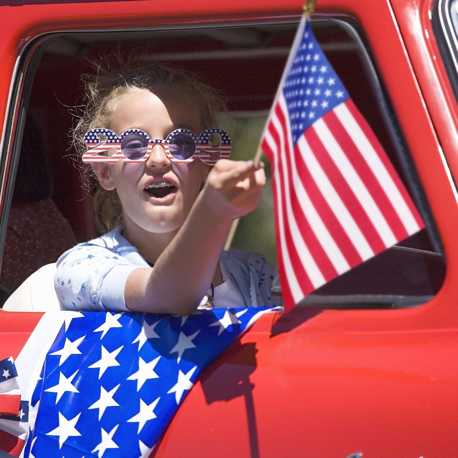 100 Mini American Flags on Sticks - Safe & Durable for Events & Celebrations