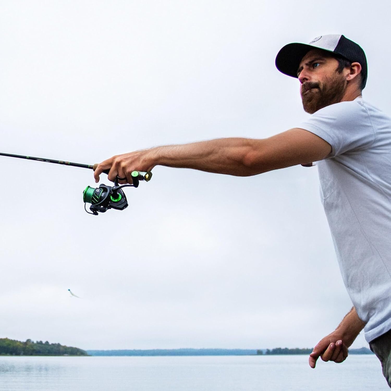 Premium Carbon Fiber Spinning Fishing Reel - 10+1BB, 5.2:1/6.2:1 Gear Ratio