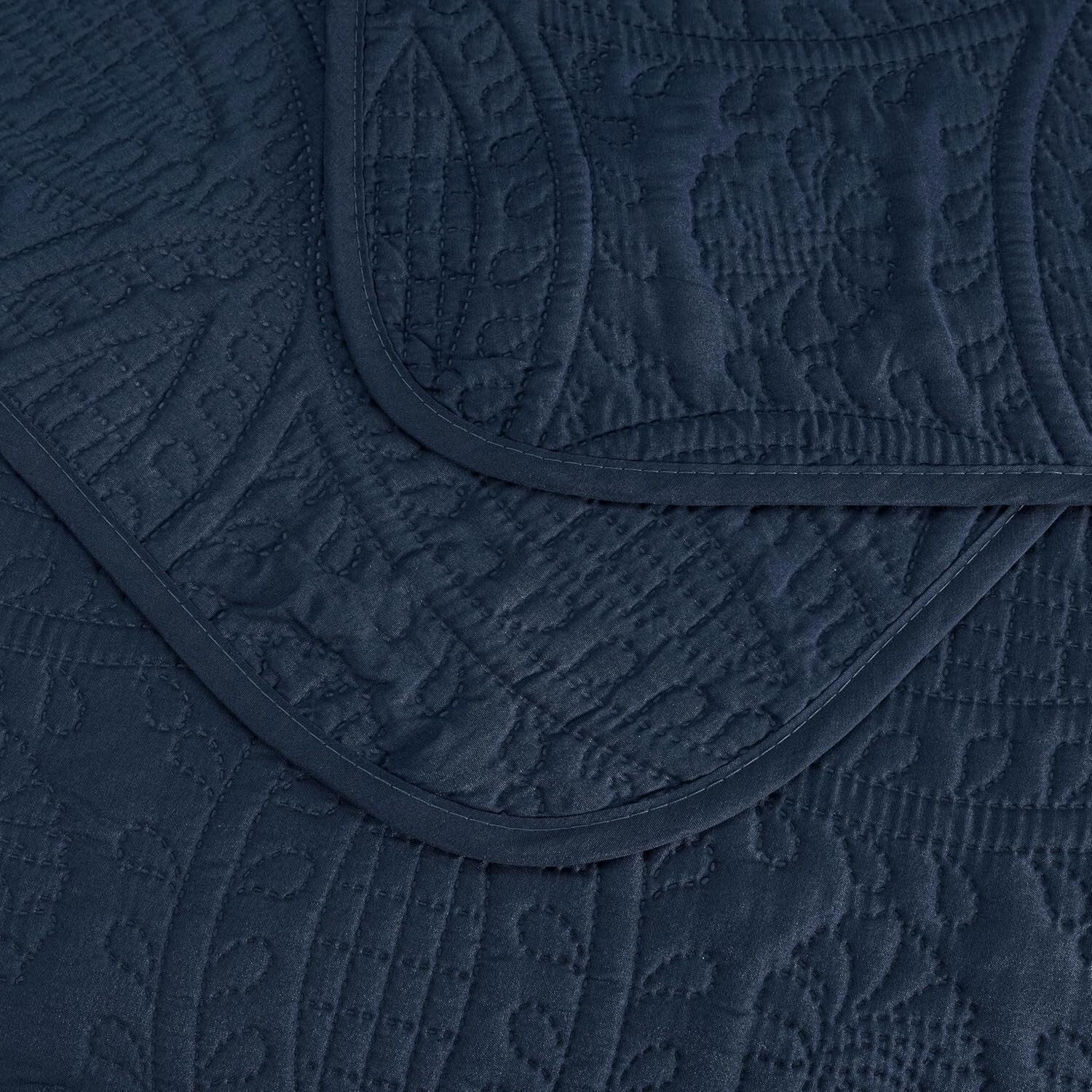 Luxurious 3-Piece Oversized Queen Bedspread Set in Navy with Medallion Design