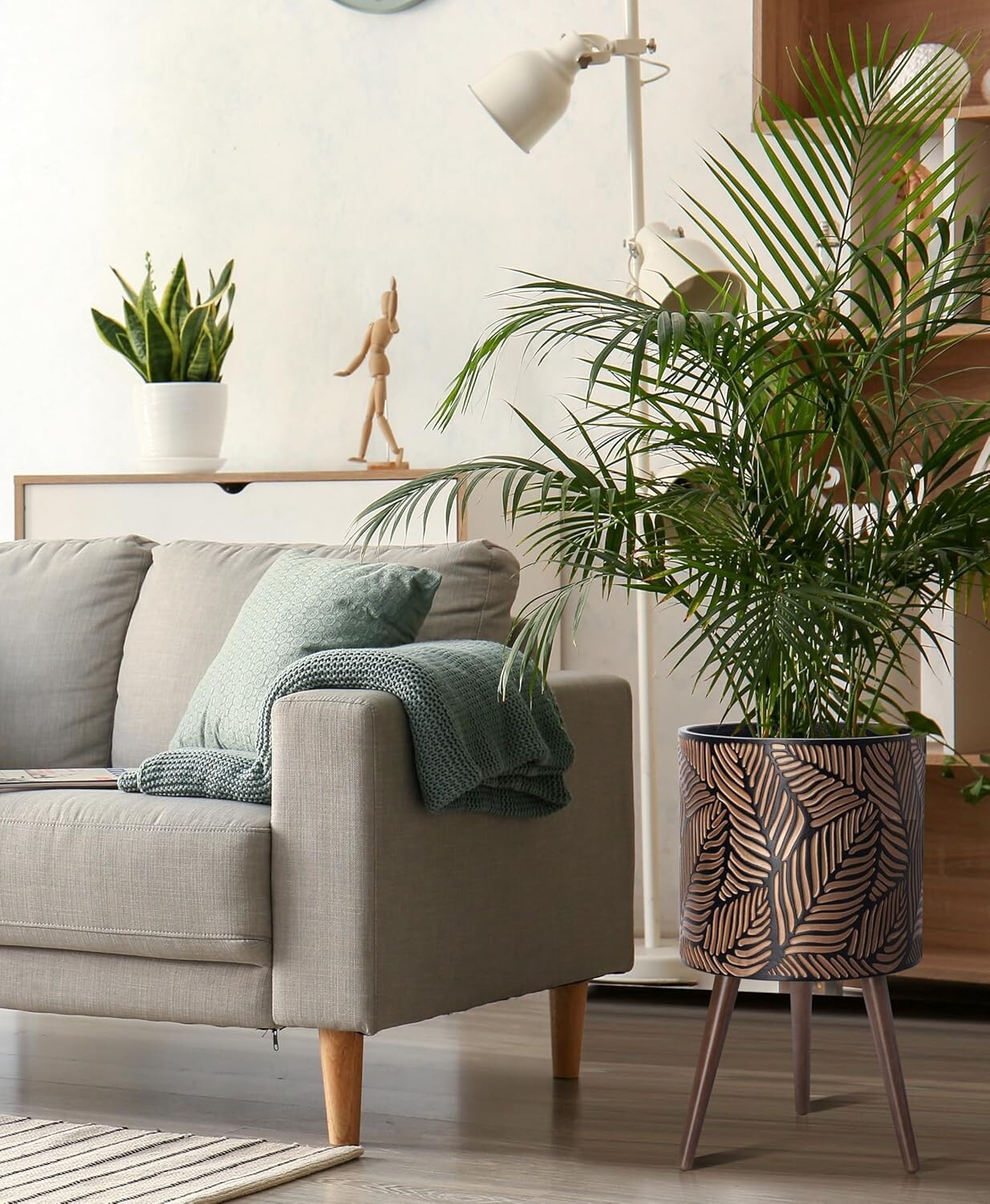 X-Large Handcrafted Planter Pot with Stylish Wooden Stand - 7 Gallon Capacity