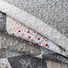 Load image into Gallery viewer, All-Season Grey King Quilt Set - Lightweight Floral Bedspread with Pillow Cases