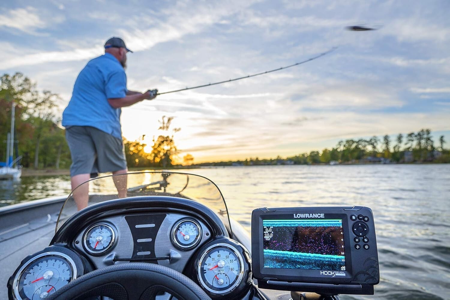 7" Fish Finder with FishReveal & Autotuning Sonar - Perfect for Every Angler