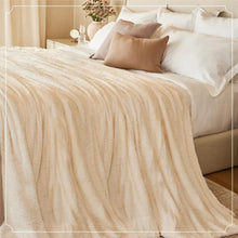 Load image into Gallery viewer, King Size Faux Fur Blanket 108x90 - Elegant Reversible Throw for All Seasons