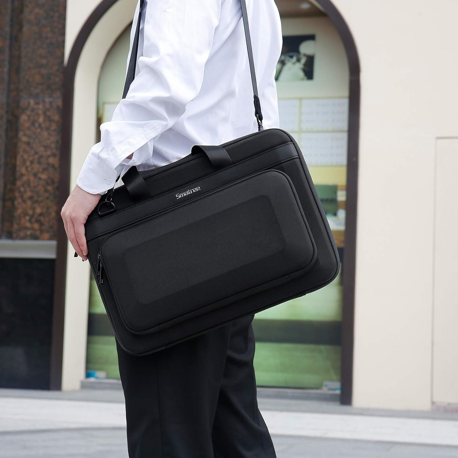 Versatile Hard Case for 15.6" Laptops - Durable Design & Storage Solution