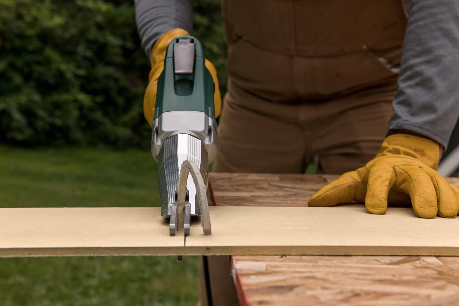 Reversible Blade Electric Shear for Fiber Cement Siding - 20,000 Linear Feet