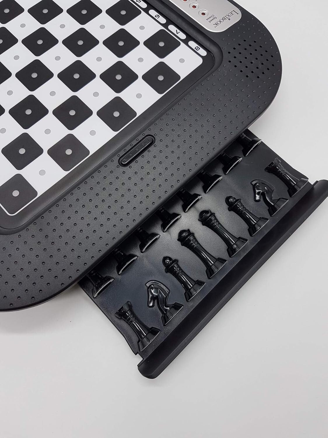 Chessman FX: Electronic Chess Game with Tactile Keyboard & 64 Difficulty Levels