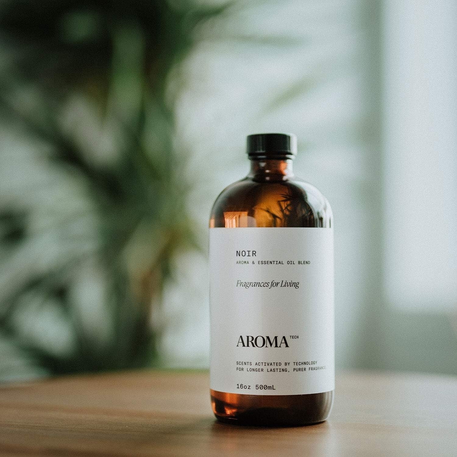 Versatile Noir Essential Oil: Elegant Home Aroma for All Seasons - 16.9 fl oz