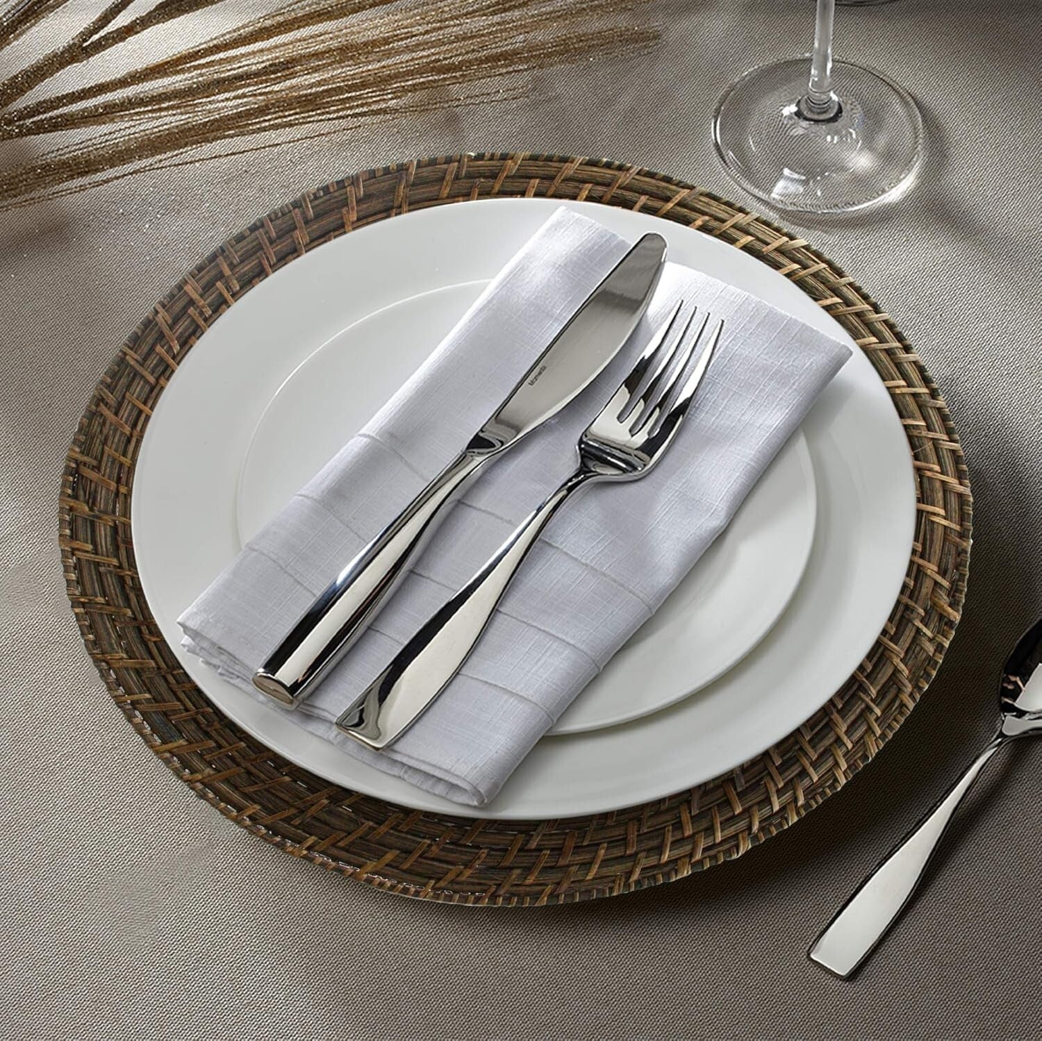 Durable Brick Brown Rattan Charger Plates – Set of 4 for Upscale Dining